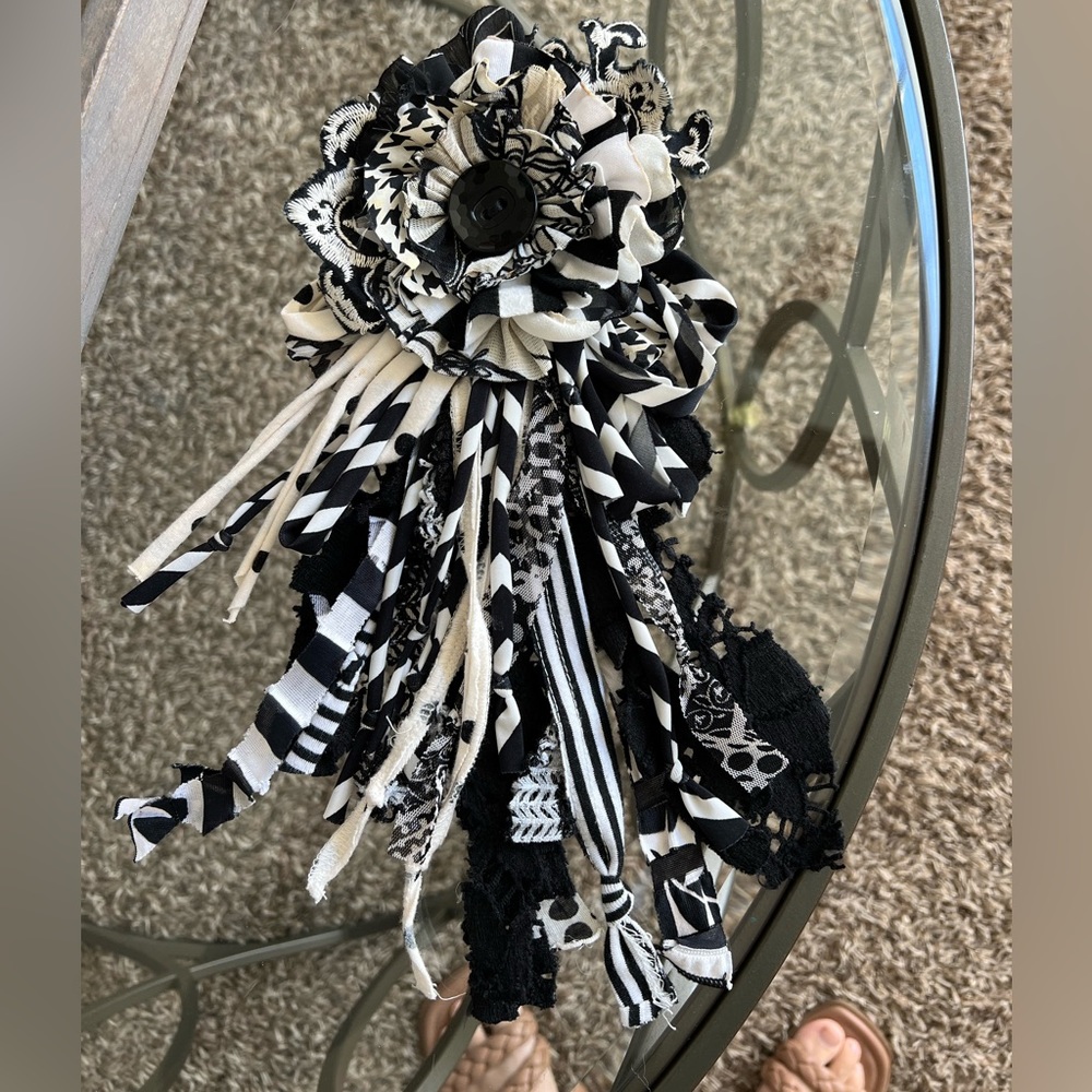 Classy quill flower pin